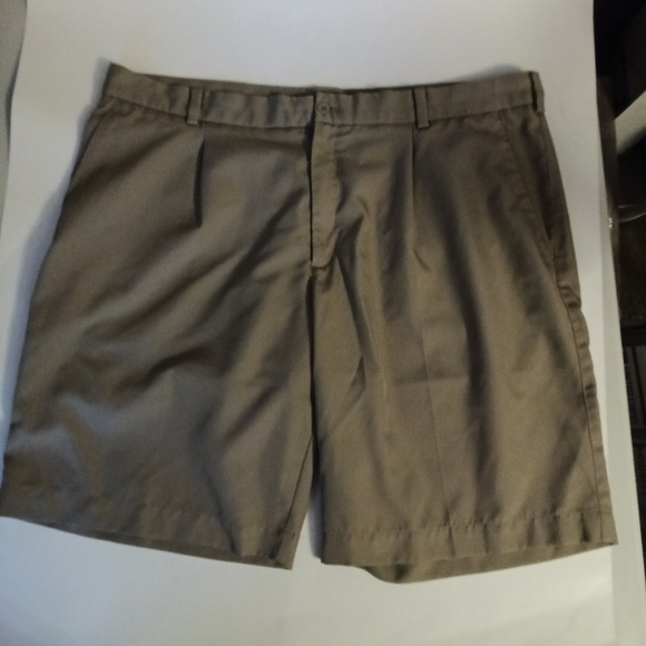 Nike Other - Mens Nike Golf Shorts Size 40 Tan